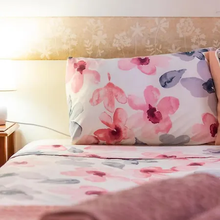 Sunny Oasis Getaway Адехе