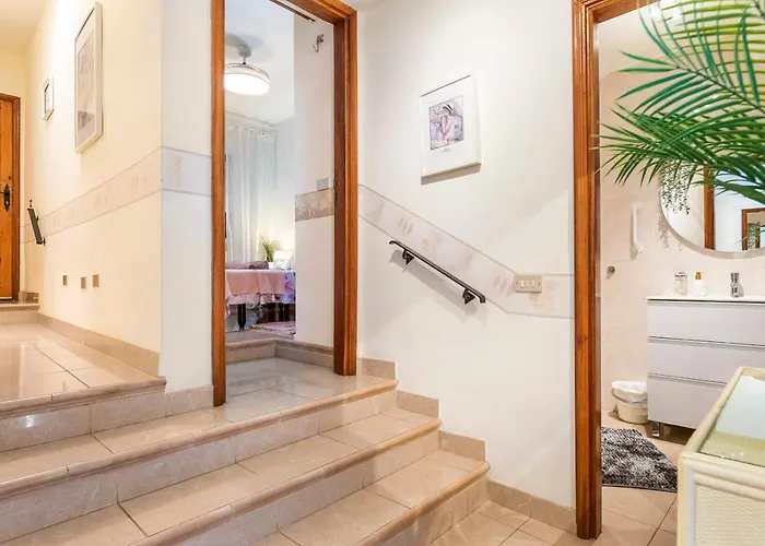 Sunny Oasis Getaway Адехе