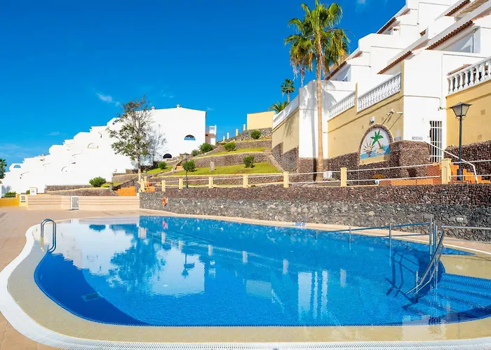 Sunny Oasis Getaway Апартаменти