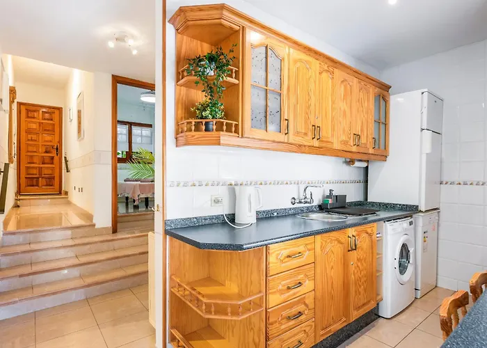 Апартаменти Sunny Oasis Getaway *