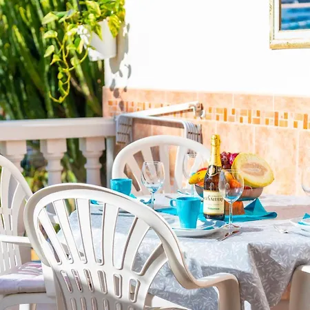 Sunny Oasis Getaway Apartamento