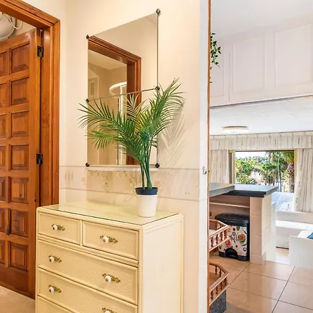 Sunny Oasis Getaway Daire