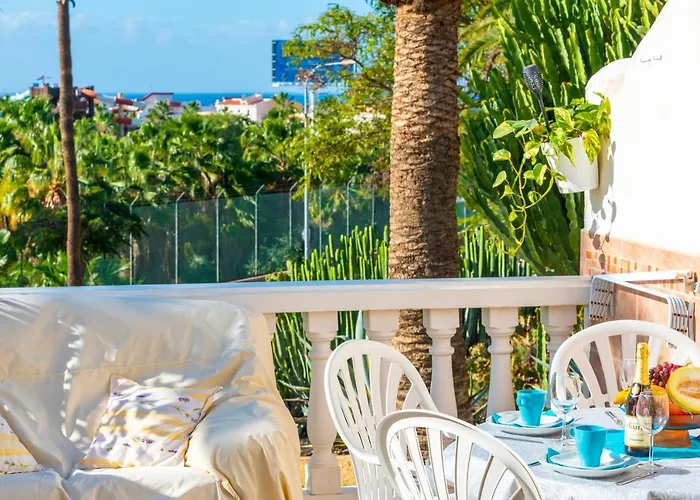 Sunny Oasis Getaway *